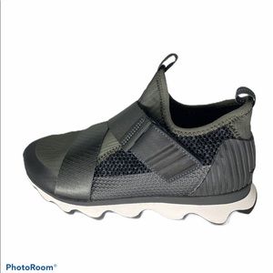 NEW Sorel Kinetic Sneaker  Shoe  8us